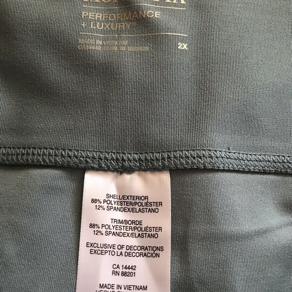 MONDETTA high waisted women’s active Capri(no offer unless you bundle please ) - Picture 16 of 17